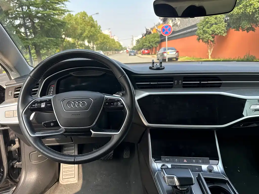 Audi A7L — миниатюра 10