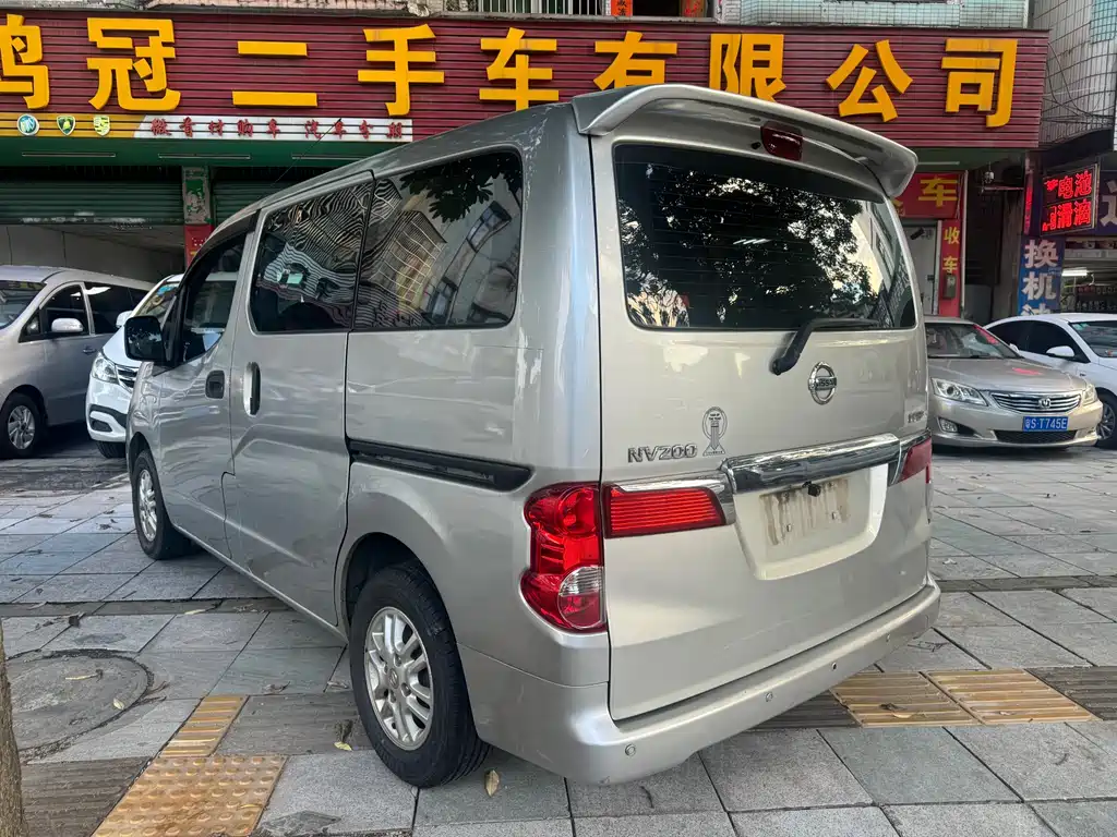Nissan NV200 2011 1.6L 232 мест