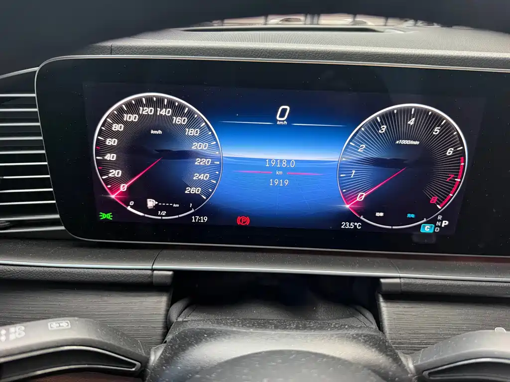 Mercedes-Benz GLE (Import) — миниатюра 18