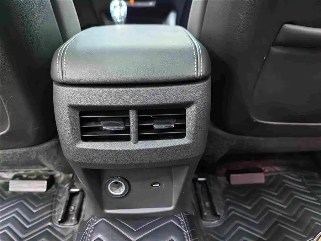 Cadillac CT5 — миниатюра 13