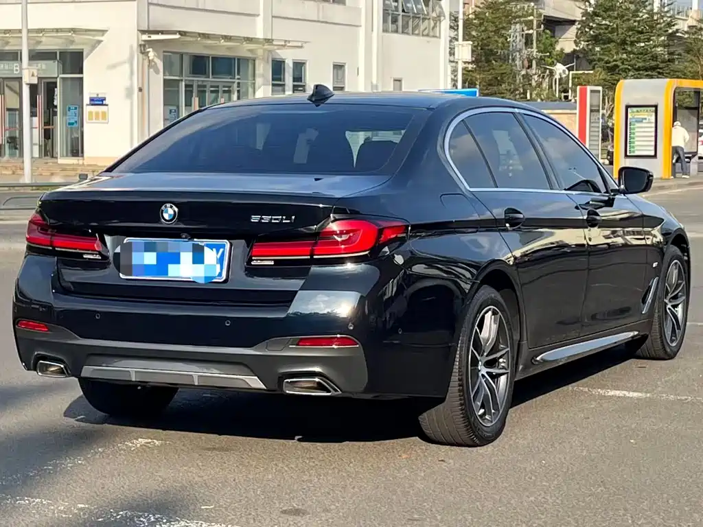 BMW 5 SERIES