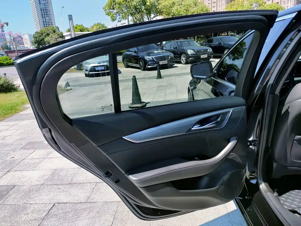 Cadillac CT5 — миниатюра 19