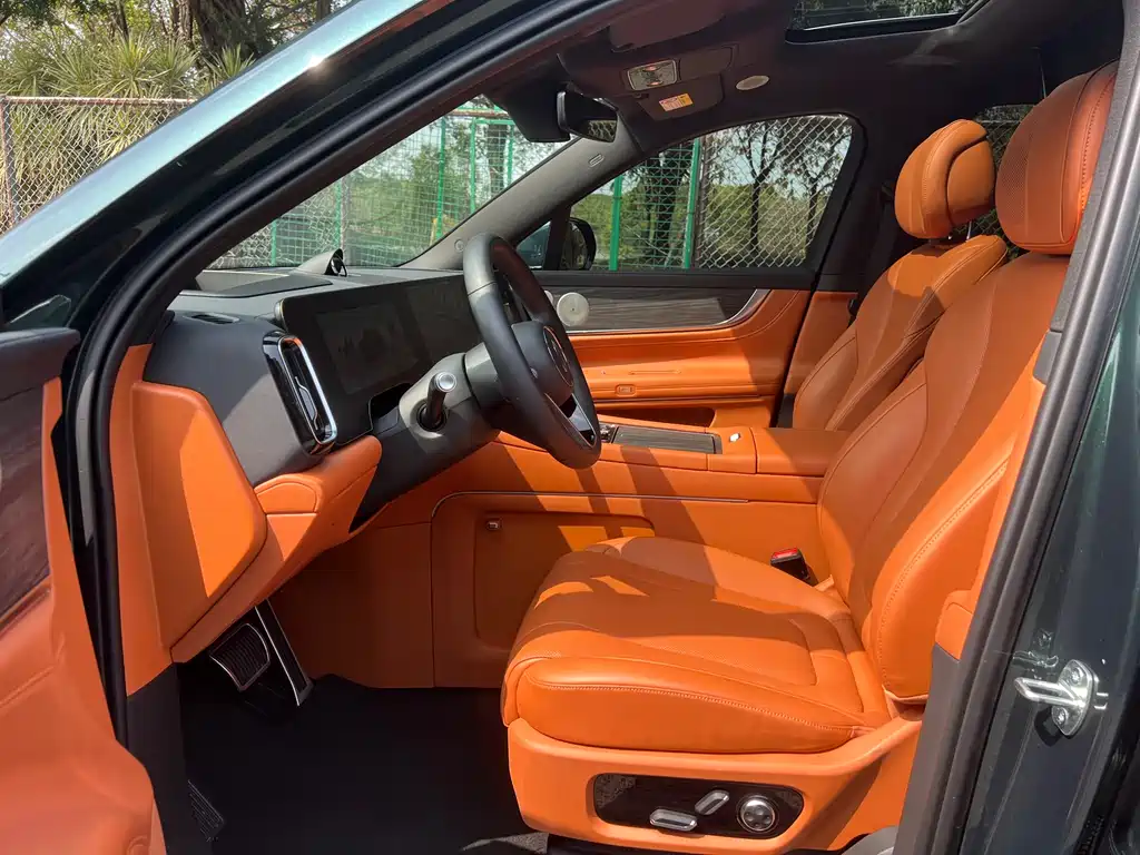 AITO ASK THE WORLD M9