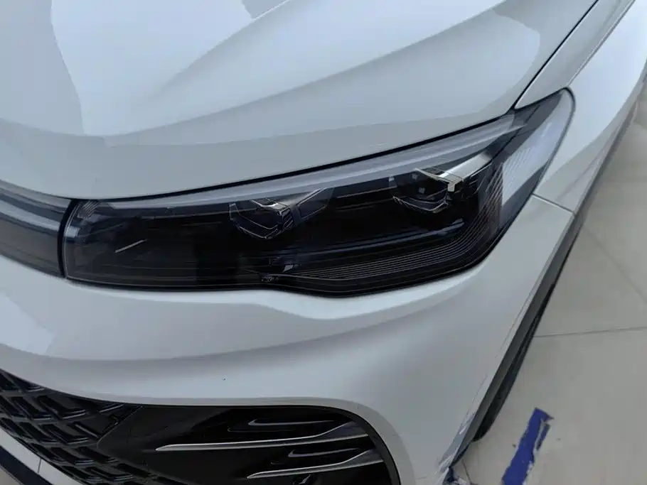 Volkswagen Tiguan L — миниатюра 5