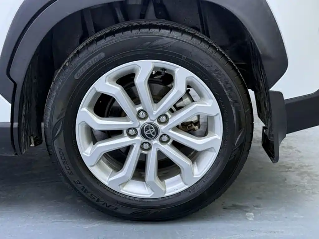 Toyota Frontlander — миниатюра 8