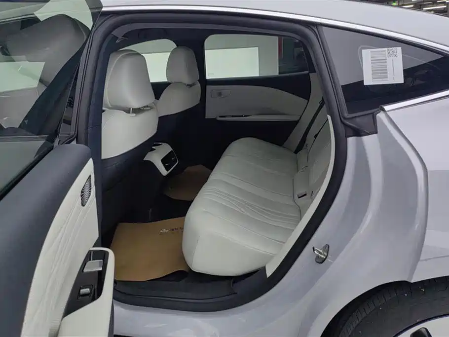 GEELY GALAXY GALAXY E8