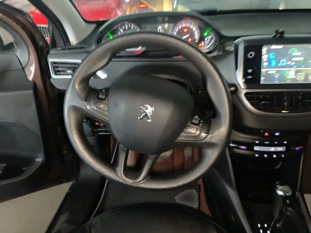 Peugeot 2008 — миниатюра 11