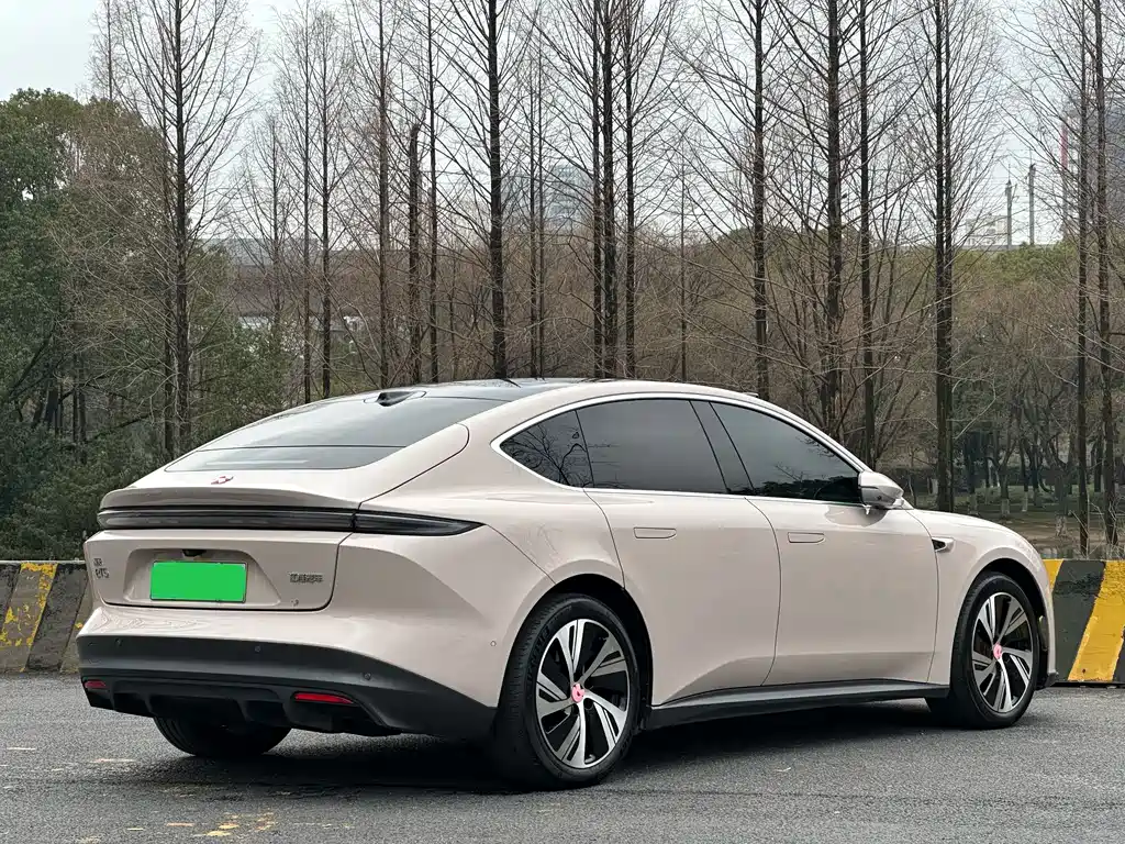 NIO NIO ET5
