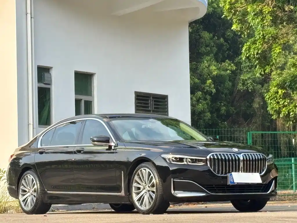 BMW 7 Series — миниатюра 3