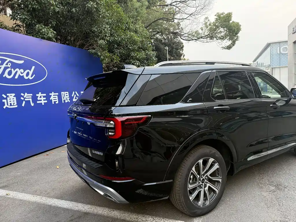 Ford Explorer — миниатюра 6