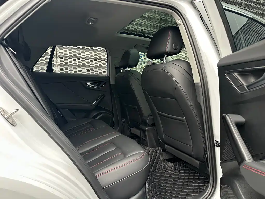 Audi Q2L — миниатюра 12