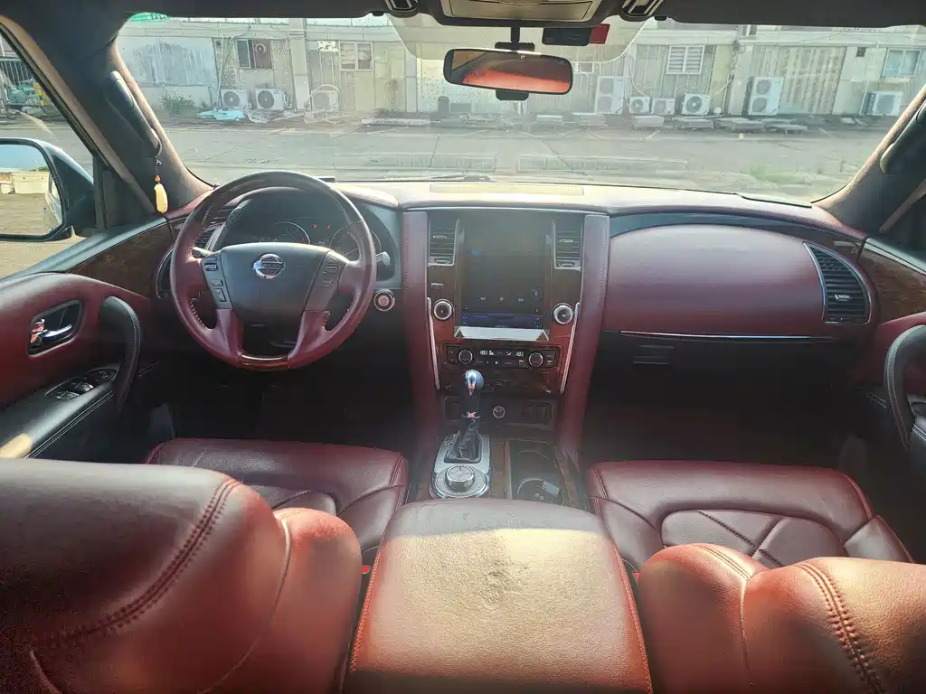 Nissan Patrol — миниатюра 6
