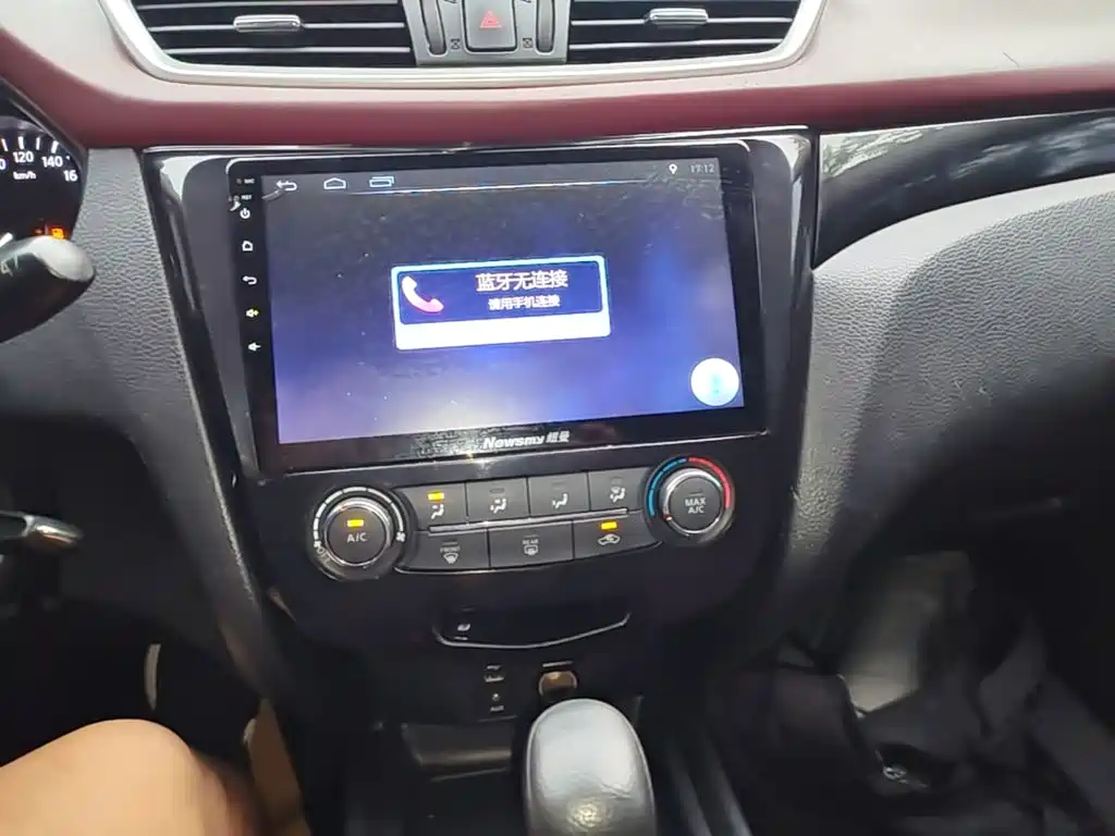 Nissan Qashqai — миниатюра 13