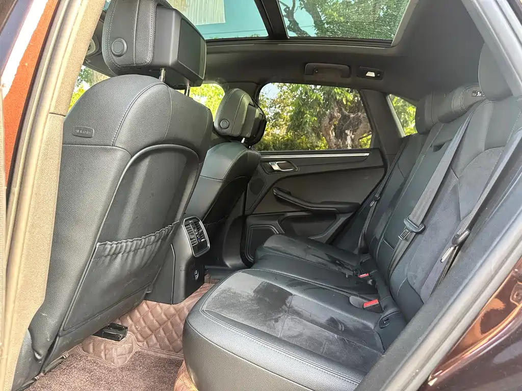 Porsche Macan — миниатюра 14