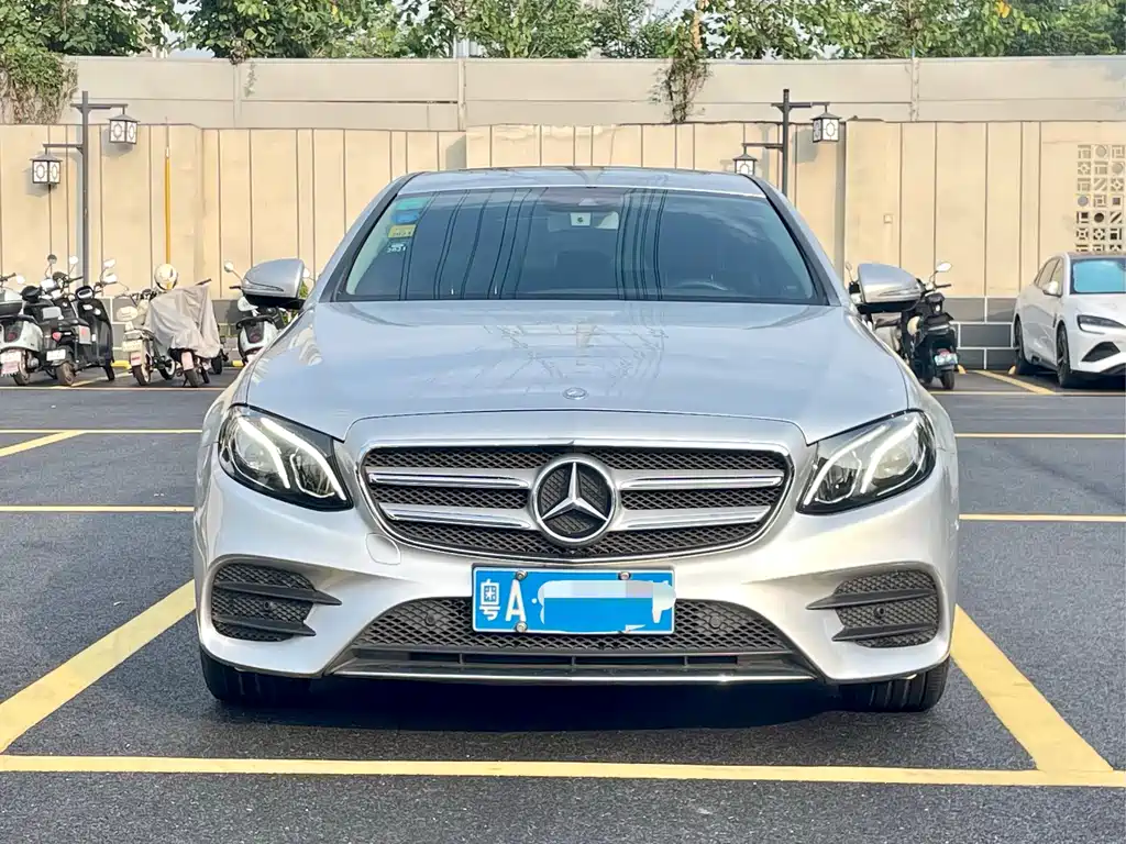 Mercedes-Benz E-Class — миниатюра 2