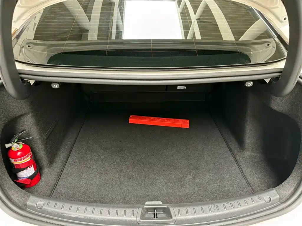 Ford Mondeo 2025 2.0T EcoBoost