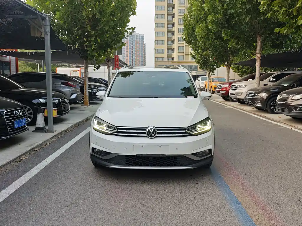 Volkswagen Touran — миниатюра 3