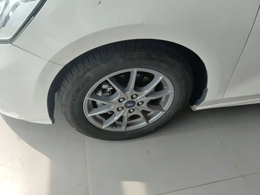Ford Focus — миниатюра 23