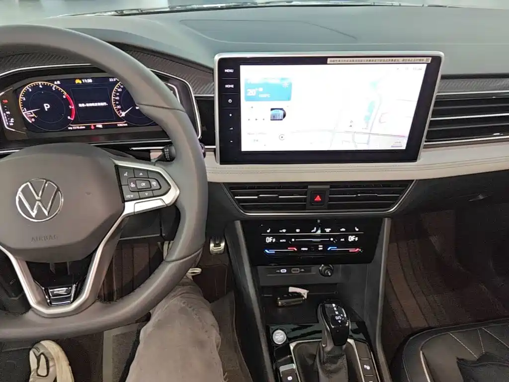 Volkswagen Tiguan L — миниатюра 13