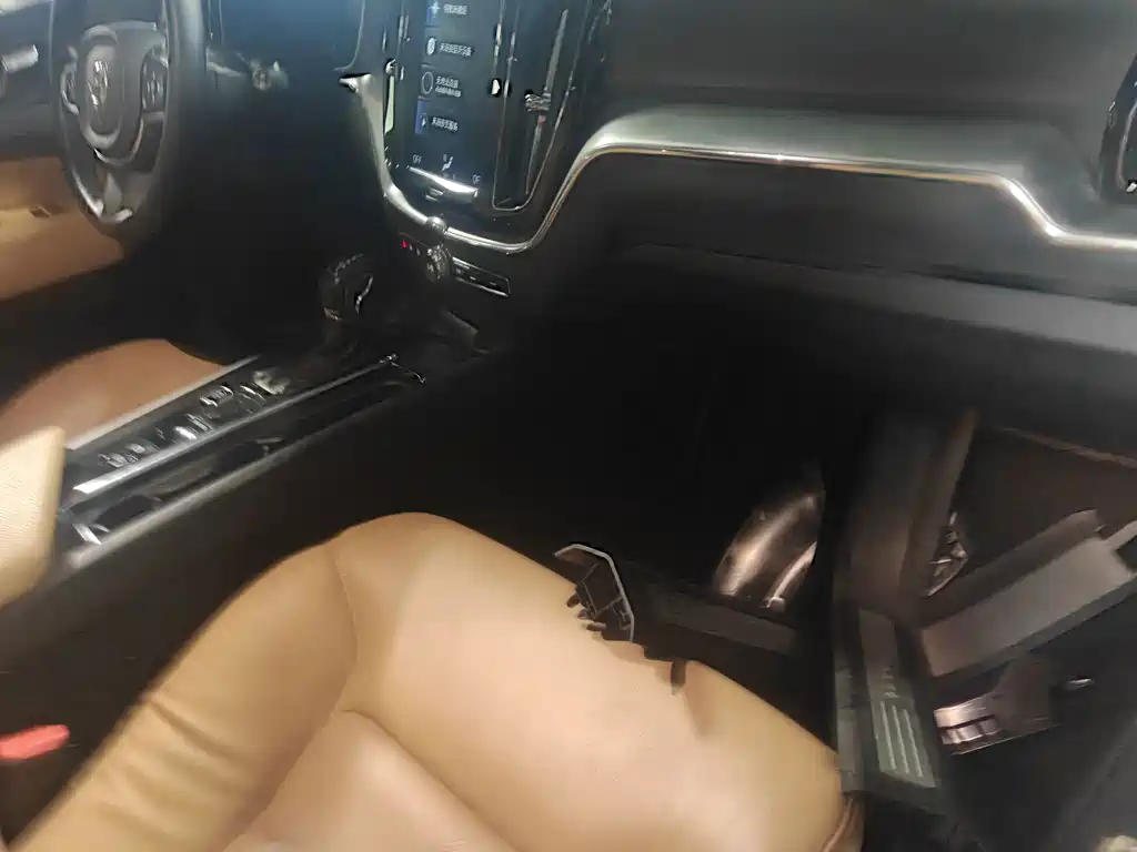 Volvo XC60 — миниатюра 10
