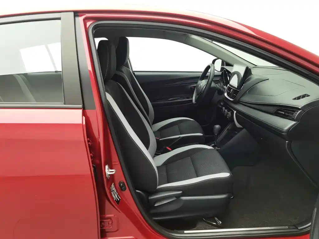Toyota Yaris L — миниатюра 23