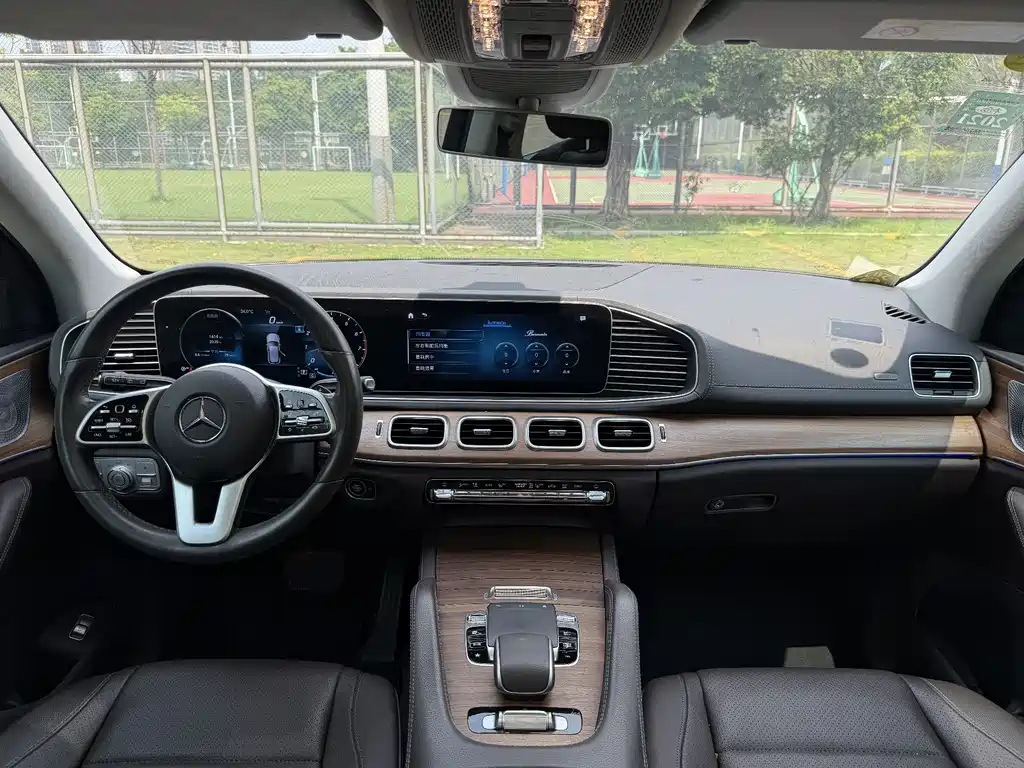 Mercedes-Benz GLE (Import) — миниатюра 20