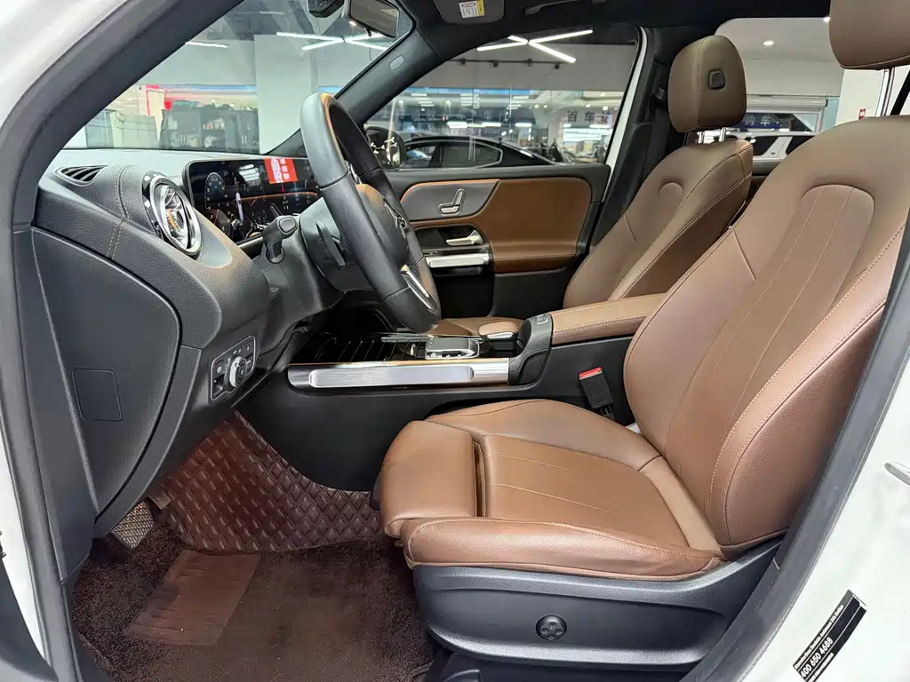 Mercedes-Benz GLB — миниатюра 9