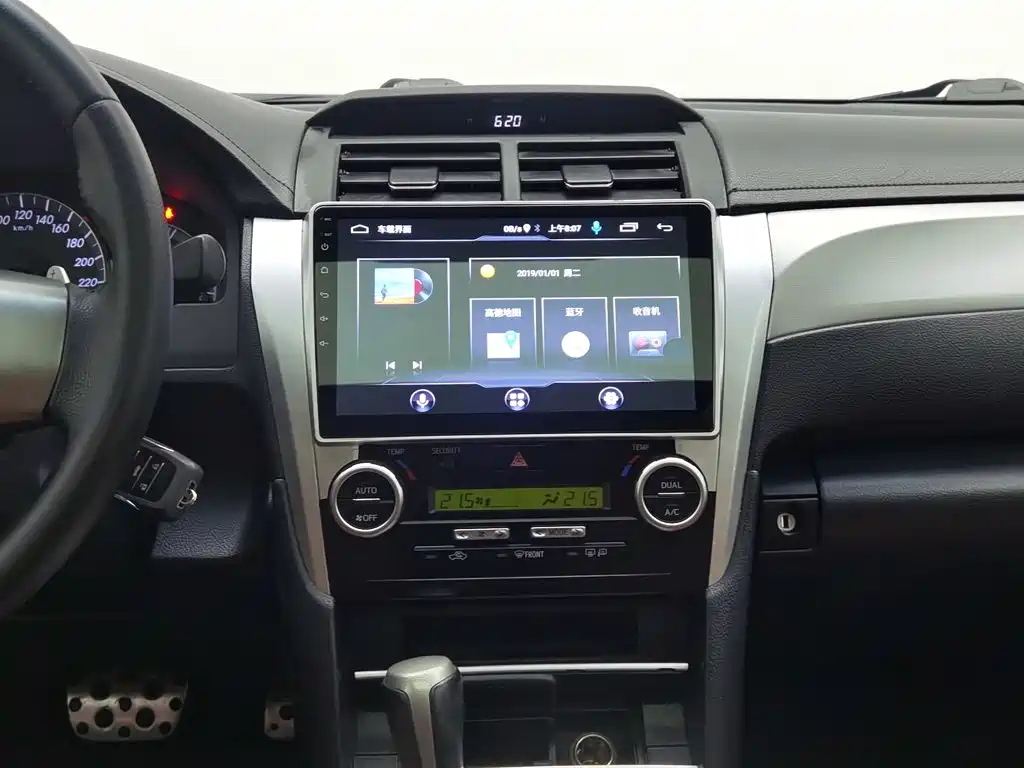 Toyota Camry — миниатюра 12