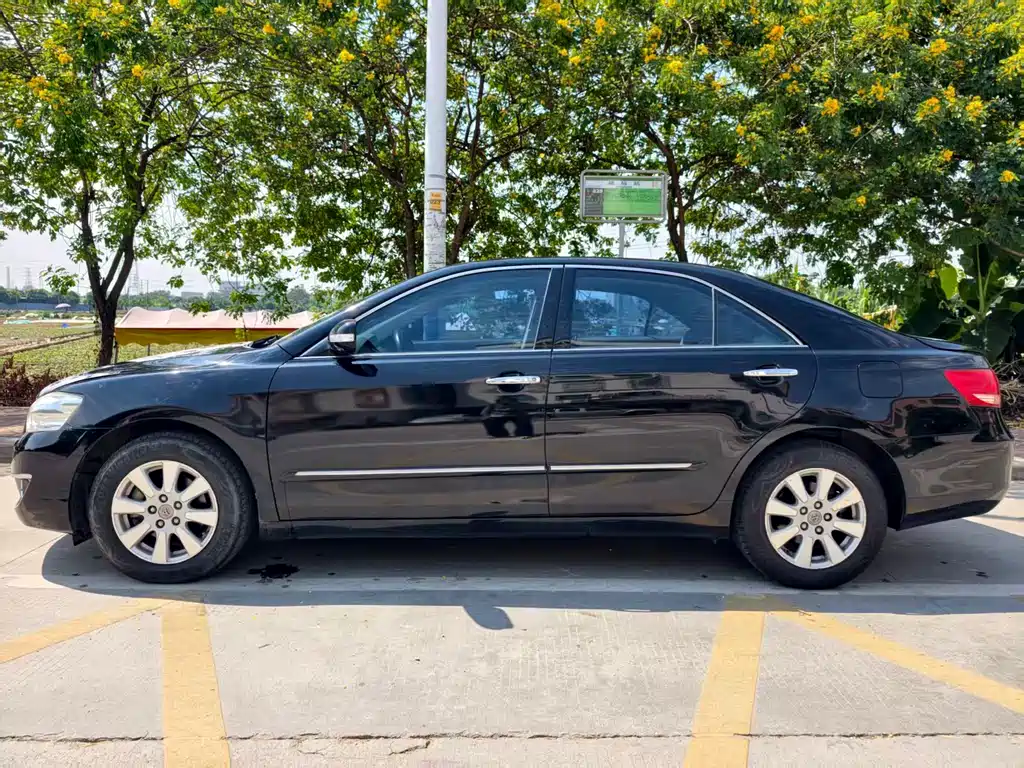 Toyota Camry — миниатюра 7