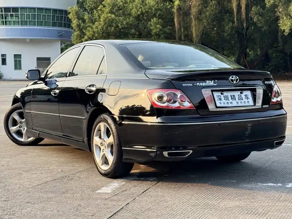 Toyota Reiz — миниатюра 3