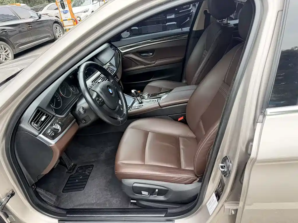 BMW 5 Series — миниатюра 4