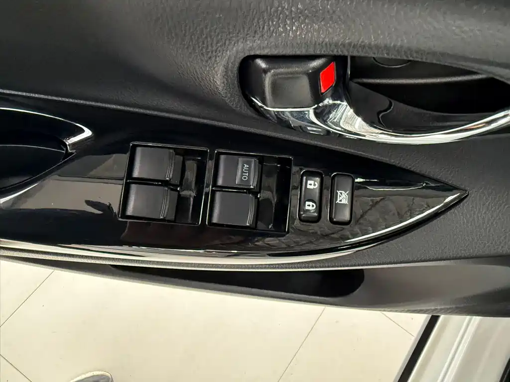 TOYOTA YARIS L ZHIXUAN