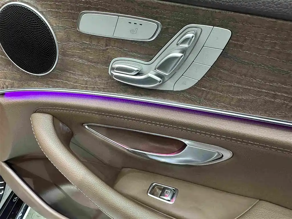 Mercedes-Benz E-Class — миниатюра 25