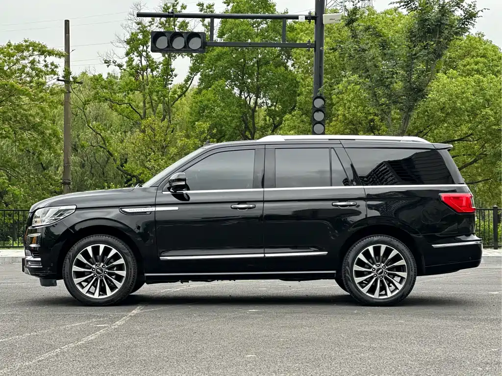 Lincoln Navigator — миниатюра 4
