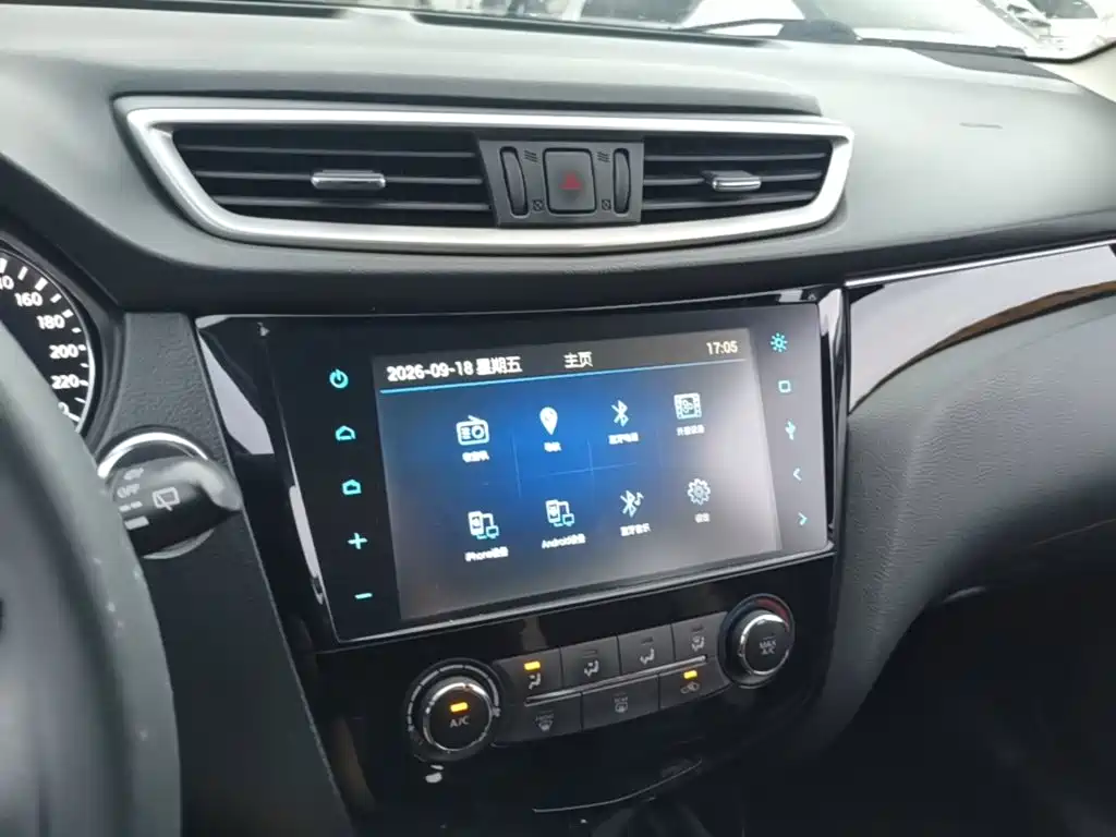 Nissan Qashqai — миниатюра 13
