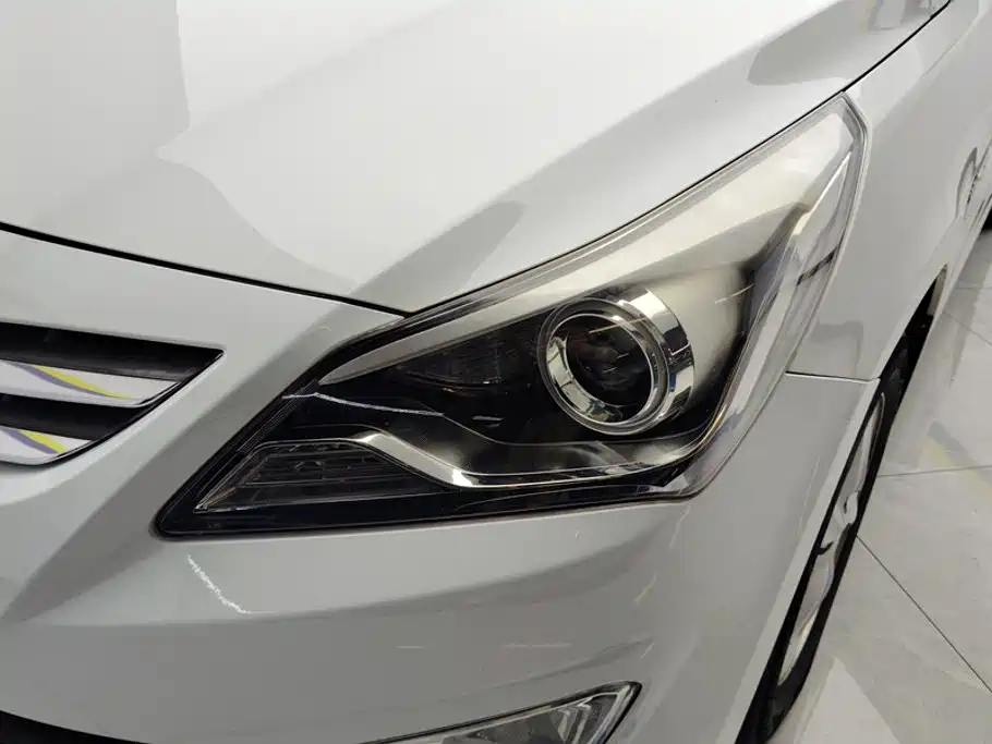 Hyundai Verna — миниатюра 5