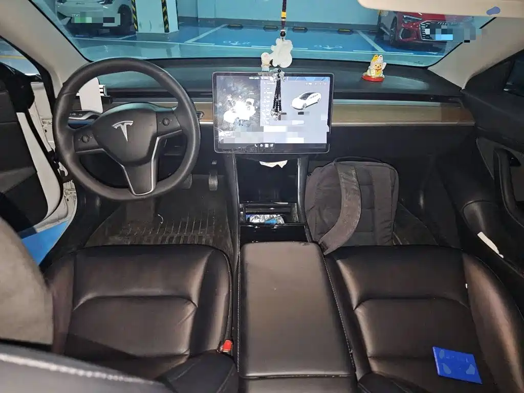 Tesla Model 3 — миниатюра 6