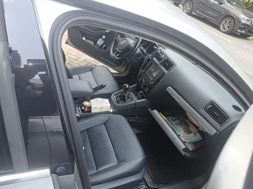 Volkswagen Sagitar — миниатюра 18
