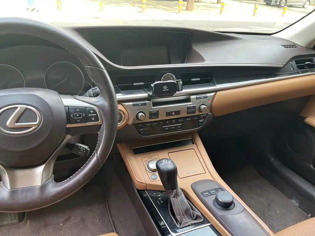 Lexus ES 2015 200 Elite