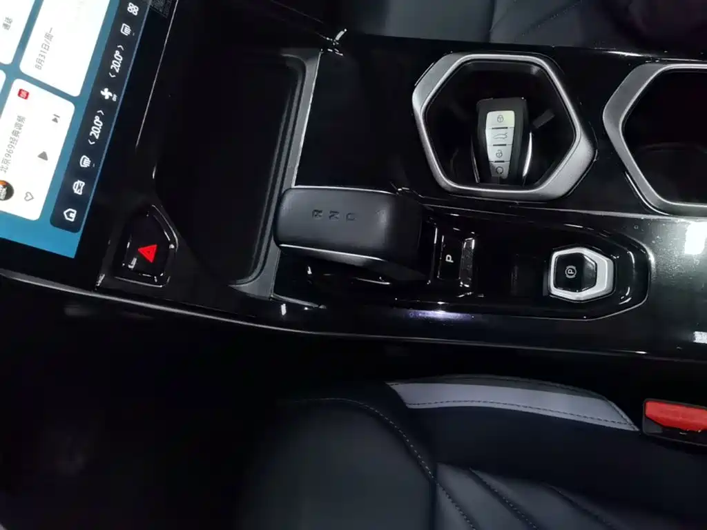 Geely Boyue L — миниатюра 14