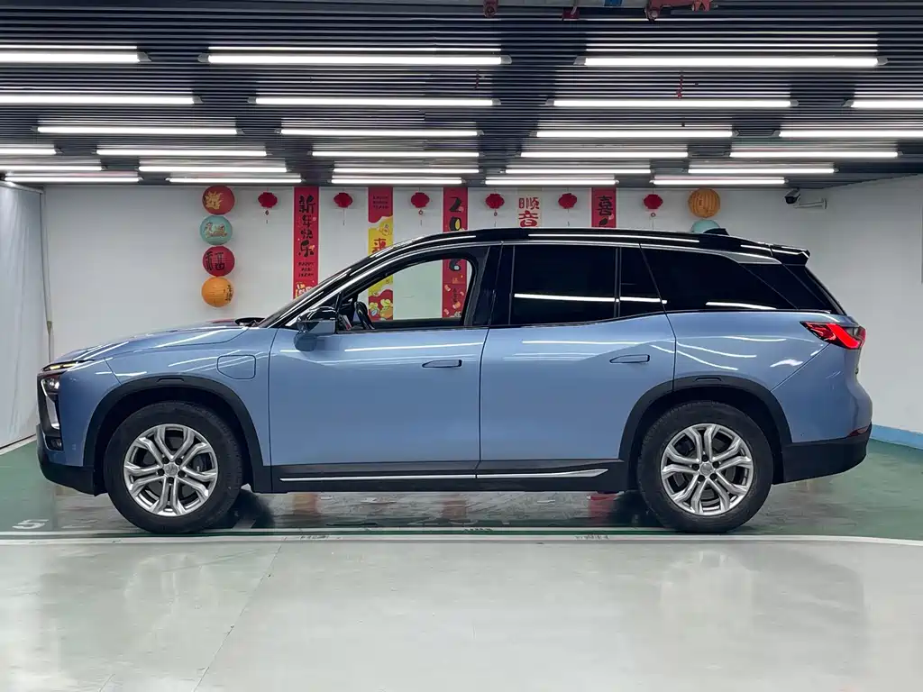 NIO ES8 2018 355KM мест