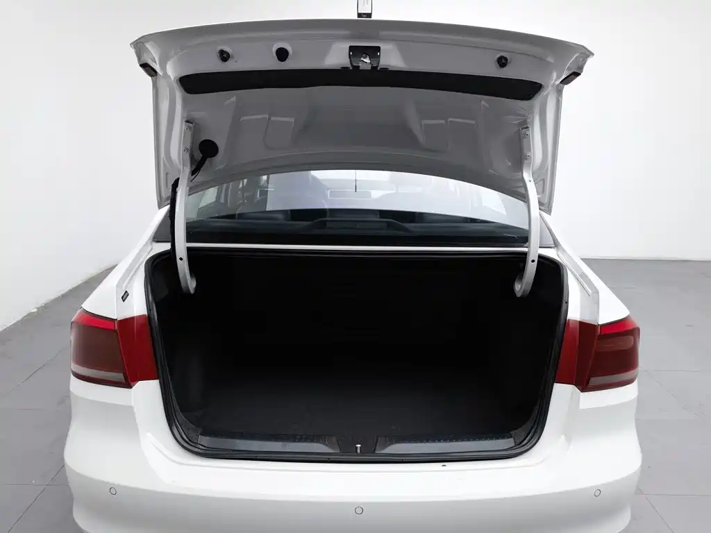Volkswagen Santana — миниатюра 16