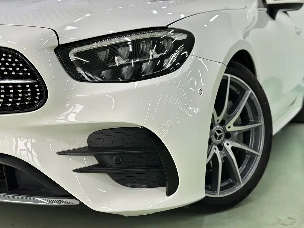 Mercedes-Benz E-Class (Import) — миниатюра 3