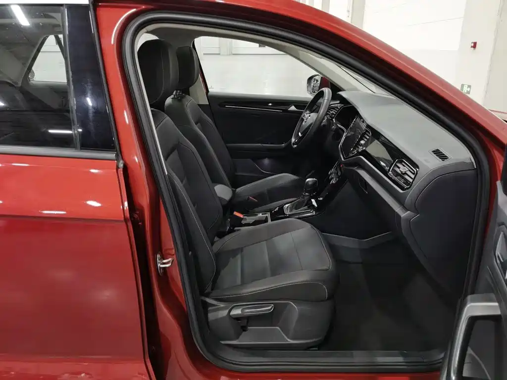 Volkswagen T-Roc — миниатюра 23