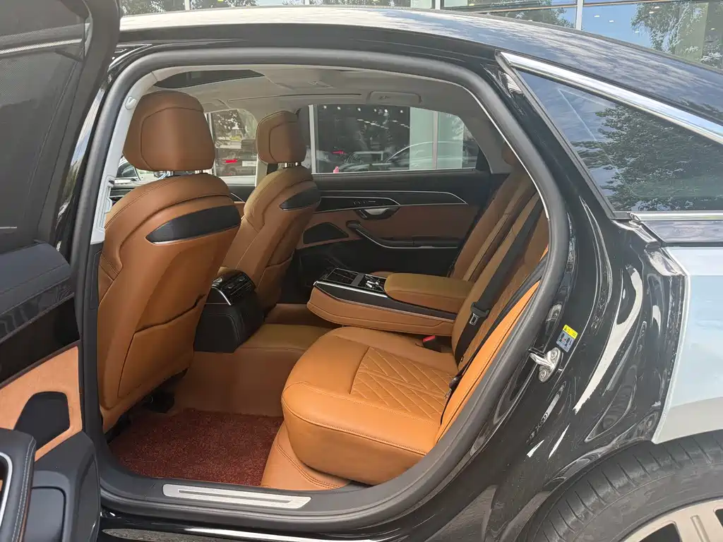 Audi A8 — миниатюра 5