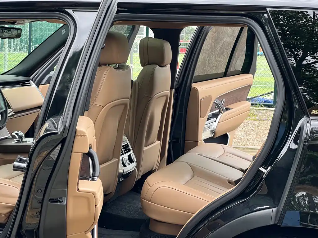 Land Rover Range Rover 2025 3.0 L6 360PS