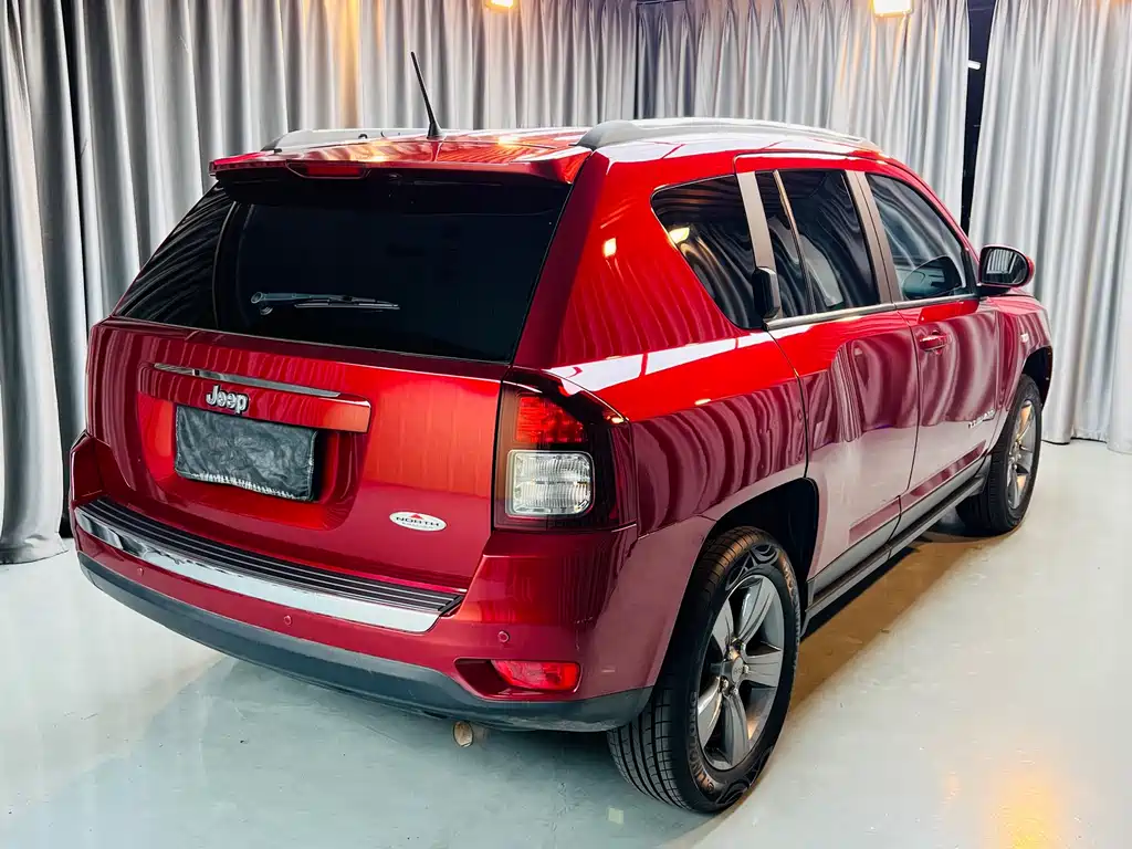 Jeep Compass (Import) — миниатюра 4