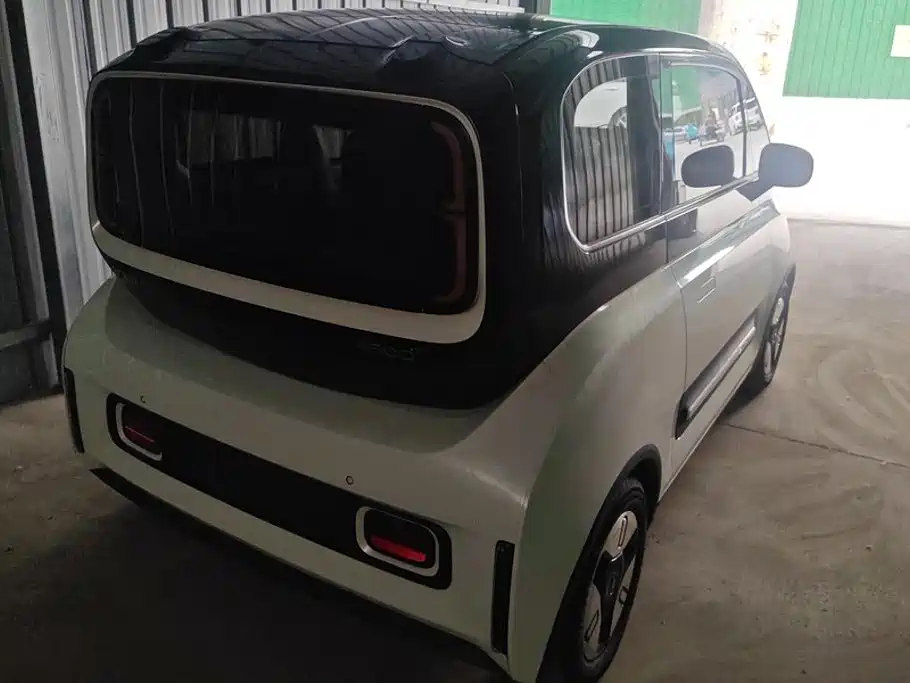 Baojun E300 — миниатюра 3