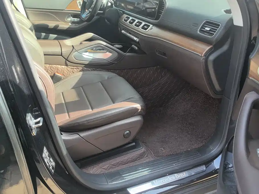 Mercedes-Benz GLS — миниатюра 8