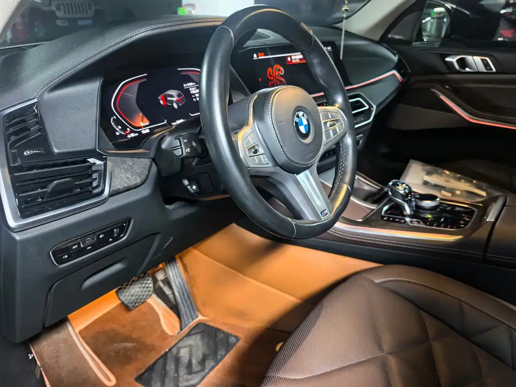 BMW X5 2022 xDrive 30Li Premium M Sport